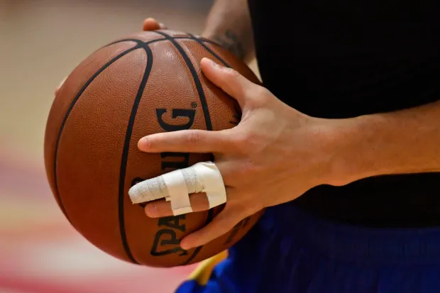 basketball-finger-tape-on-fingers