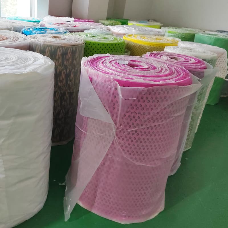 large cohesive bandage roll